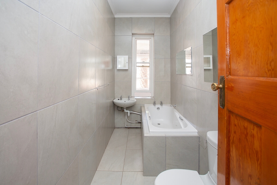 To Let 5 Bedroom Property for Rent in Moorreesburg Western Cape